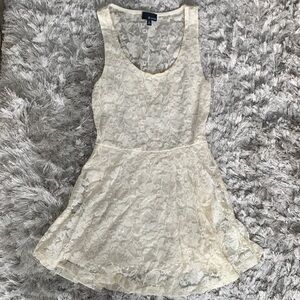 Elegant Ivory Lace Sleeveless Dress